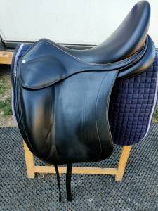 Sella da dressage childeric 18