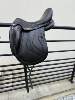 Sella da dressage cwd  17.5