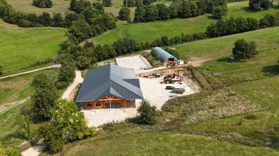 Haras sur 26,8 ha proche jura suisse 