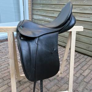 Montura Doma Clásica Stübben Maestoso de Luxe – 18”