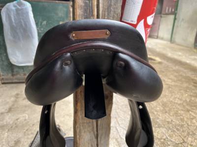 Selle childeric noire 17’