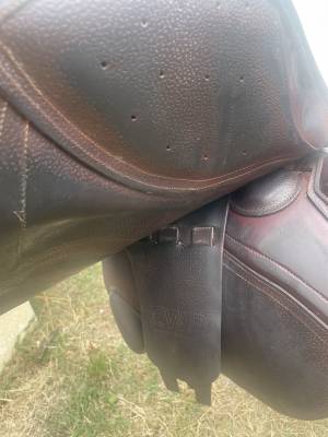 Selle cwd taille 17 