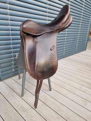 Selle de dressage stubben biomex 17.5