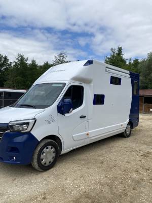 Van per Cavalli Renault MASTER III 165CV - 5 PLACES ASSISES 2022 Occasione