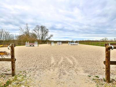 Equestrian property ain