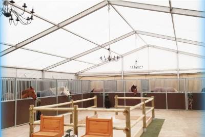 Finca Ecuestre con 2 Viviendas e Instalaciones Hipicas