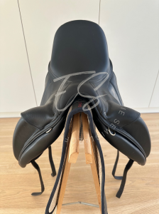 Selle de dressage antares modèle concept