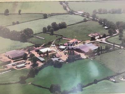 Bâtiments d'exploitation sur 144 ha