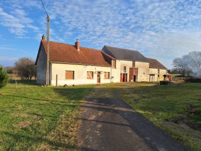Corps de bâtiments sur 8 ha