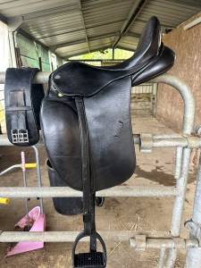 Selle dressage eric thomas 17
