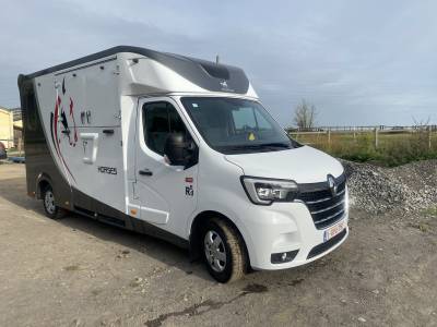 Camionnette ameline stalle