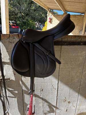 Sella da salto ostacoli devoucoux  17.5