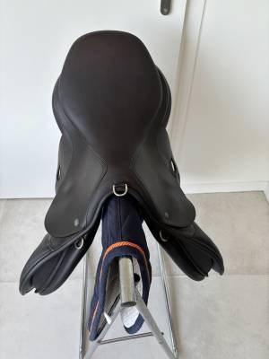 à vendre selle childeric excellent état 