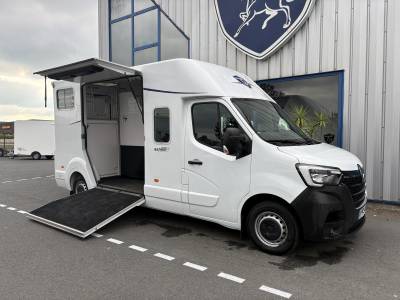 Kleine paardenvrachtwagen (b rijbewijs) barbot d5 2023 tweedehands