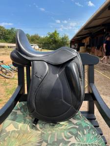 Sella da dressage 17.5