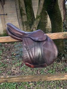 Sella da salto ostacoli butet  17.5