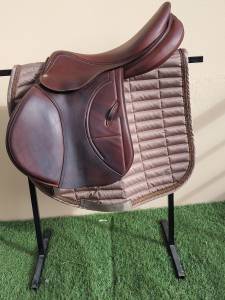 Selle arion marron 18 pouces 