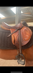 Sella da salto ostacoli devoucoux  17.5