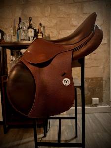 Selle meyer 2024, 17 , parfait état 