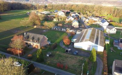 Maison 4 ch. – piste 800 m2 – poss. + 2,5 ha 