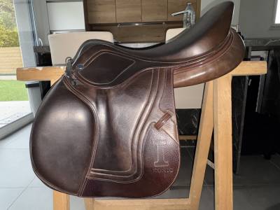 Sella da salto ostacoli ikonic  17.5