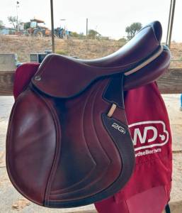 Sella da salto ostacoli cwd mademoiselle 2gs 17