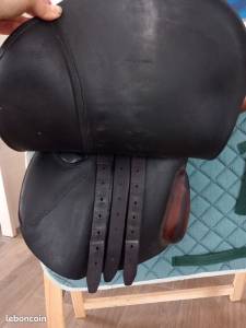 Selle mixte forestier 16.5 pouces noire 