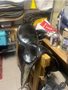 Selle a vendre urgemment faire offre 