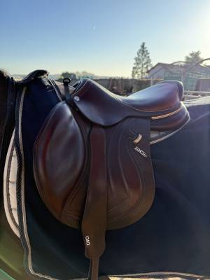 Sella da salto ostacoli CWD  17" - 2022