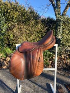 Sella da salto ostacoli butet  17.5