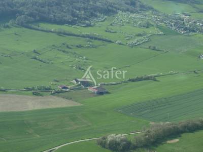 Ferme avec grange et bâtiments - terrains de 8 à 24 hectares