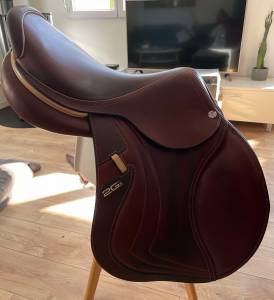 Selle cwd  2gs mademoiselle de 2022 en taille :17.5