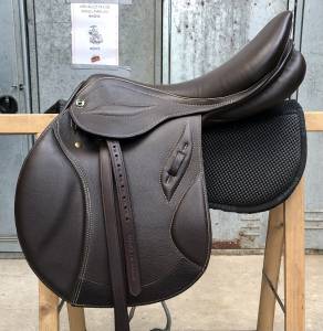 Selle d’obstacle comme neuve 