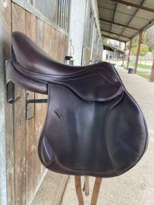 Selle pitch prod monoquartier 17 pouces