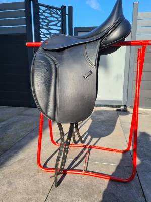 Selle dressage thorowgood t8 haut de garrot