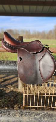 Selle gbs de 2022  taille 17,5 couleur havane