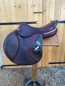 Sella da salto ostacoli cwd 2gs se40 17.5