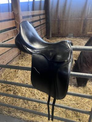 Sella da dressage stubben  17.5