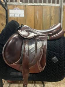 Sella da salto ostacoli devoucoux  17.5