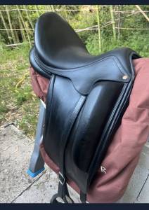 Selle de dressage aulion
