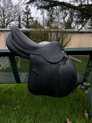 Selle noire éric thomas modèle élite taille 17,5 