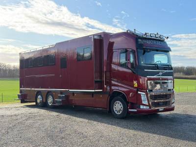 Camión para caballos volvo paillard 2017 de segunda mano