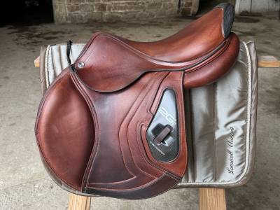 Selle cwd 17p magnifique état 