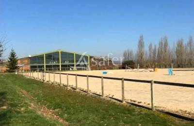 Propriété équestre avec habitation sur 12 hectares - proche t