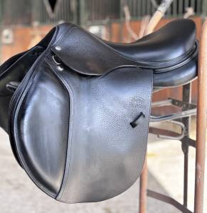 Selle biarritz o devoucoux taille 17p 