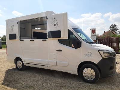 Horsebox hgv renault master 2020 used