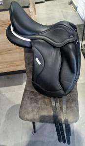 Selle dressage ikonic hybrid mono 17
