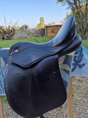 Selle dressage cuir