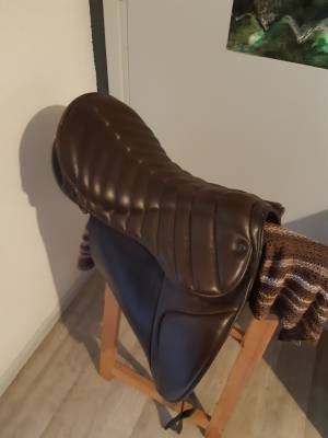 Selle islandaise matelassée stübben 