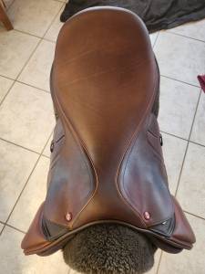 Selle de saut d'obstacle bayon baude